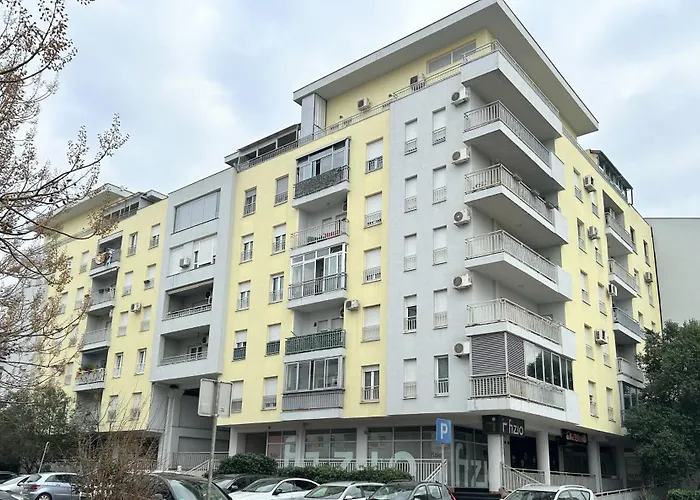 Cozy In Podgorica, Blok 9